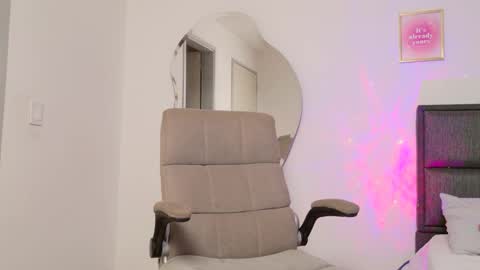     online show from March 10, 2:06 am