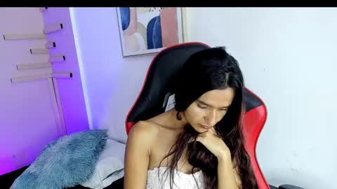 Snapshot of maraiah_petit chatting on September 10, 10:00 pm Mara online show from September 10, 10:00 pm