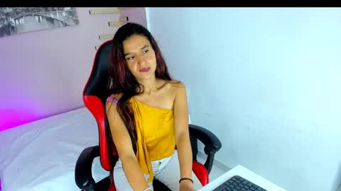 Snapshot of maraiah_petit chatting on September 12, 10:56 pm Mara online show from September 12, 10:56 pm