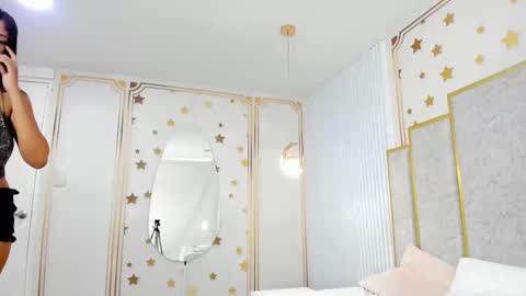 Snapshot of maraluna_ chatting on February 18, 4:25 pm Maraluna online show from February 18, 4:25 pm
