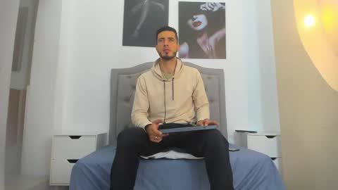 Marc Ruffalo online show from March 3, 10:55 am