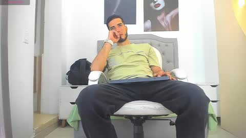 Marc Ruffalo online show from April 4, 11:06 am