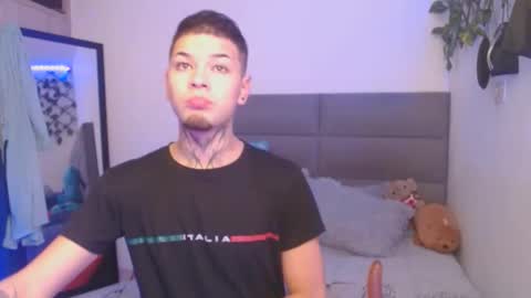 Snapshot of marcelo_m1lk chatting on October 13, 5:20 am marcelo_m1lk online show from October 13, 5:20 am