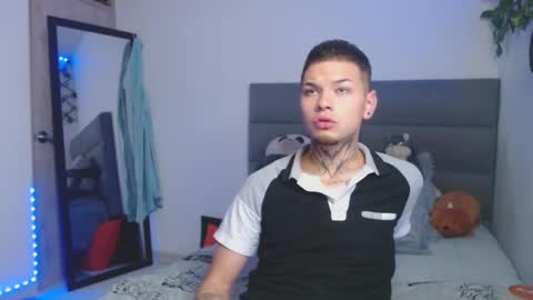 Snapshot of marcelo_m1lk chatting on October 14, 5:21 am marcelo_m1lk online show from October 14, 5:21 am