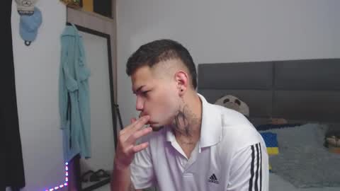 Snapshot of marcelo_m1lk chatting on October 10, 6:52 am marcelo_m1lk online show from October 10, 6:52 am