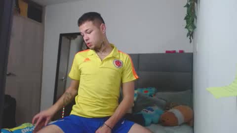 Snapshot of marcelo_m1lk chatting on October 3, 4:54 am marcelo_m1lk online show from October 3, 4:54 am