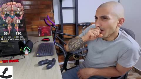 Marck  Independent model  online show from April 3, 4:08 am