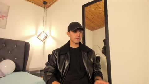 marcos_vieyra online show from July 8, 7:50 pm