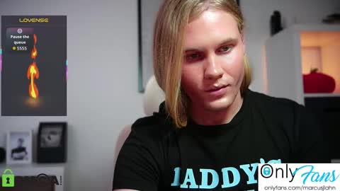Snapshot of marcusjlahn chatting on October 25, 1:28 am marcusjlahn online show from October 25, 1:28 am