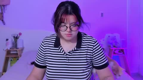 Snapshot of marcy_grey chatting on March 3, 1:23 pm danna online show from March 3, 1:23 pm