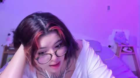 Snapshot of marcy_grey chatting on February 21, 7:23 am danna online show from February 21, 7:23 am