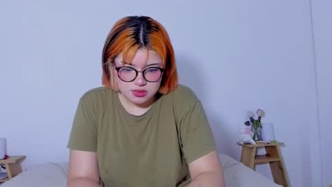 Snapshot of marcy_grey chatting on December 5, 7:54 am danna online show from December 5, 7:54 am