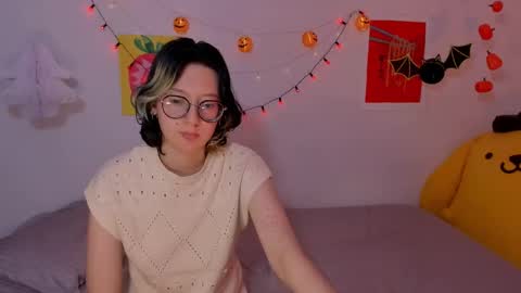 Snapshot of marcy_grey chatting on October 23, 2:57 am danna online show from October 23, 2:57 am