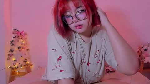 Snapshot of marcy_grey chatting on December 24, 10:33 am danna online show from December 24, 10:33 am