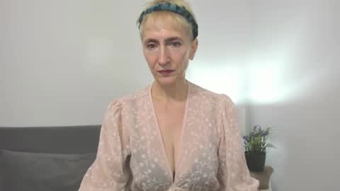 Snapshot of margaretmature chatting on October 3, 12:13 pm margaretmature online show from October 3, 12:13 pm
