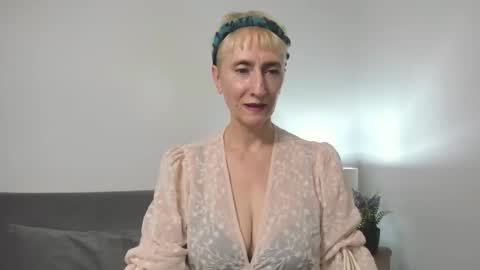 Snapshot of margaretmature chatting on September 19, 12:09 pm margaretmature online show from September 19, 12:09 pm