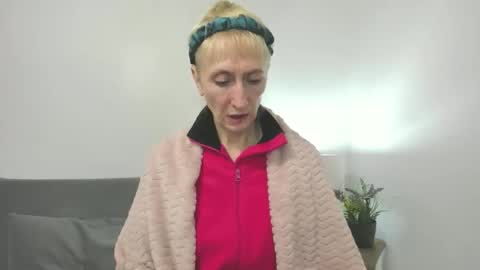 Snapshot of margaretmature chatting on October 14, 3:26 pm margaretmature online show from October 14, 3:26 pm