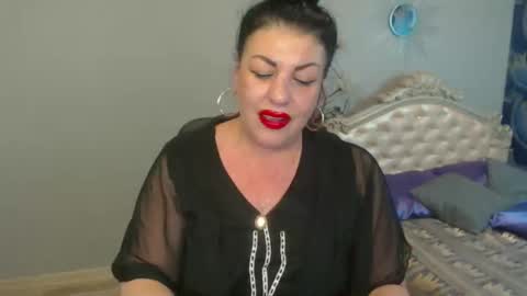 margokinglady online show from May 16, 10:47 am