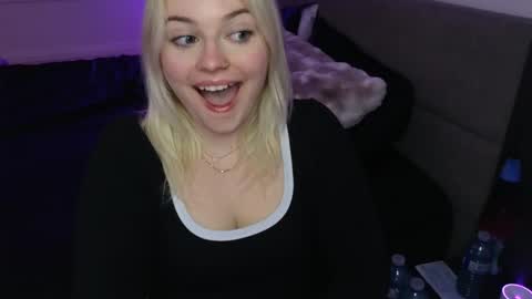 margot_robbie7 online show from March 22, 11:42 pm