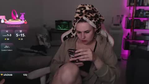 mari moore online show from June 17, 9:47 am