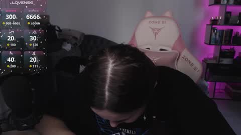 mari moore online show from November 4, 9:32 am