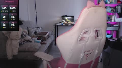 mari moore online show from May 11, 6:20 am
