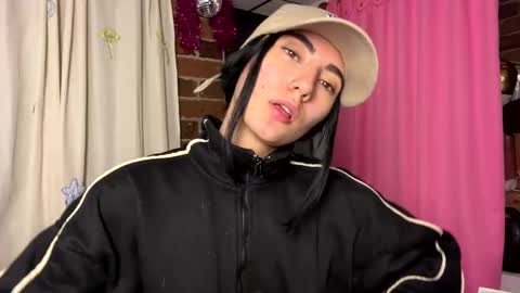 maria_6384 online show from March 5, 3:40 am