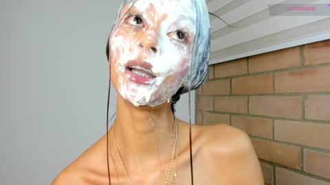 Snapshot of maria_sofii chatting on December 22, 3:33 am S O F I A model independent online show from December 22, 3:33 am