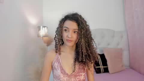 Snapshot of marian_skinny chatting on October 8, 1:46 am Marian online show from October 8, 1:46 am