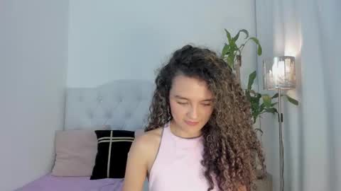 Snapshot of marian_skinny chatting on October 18, 9:41 pm Marian online show from October 18, 9:41 pm