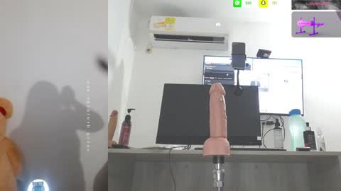Snapshot of mariana_1_ chatting on February 9, 3:43 am Mariana online show from February 9, 3:43 am