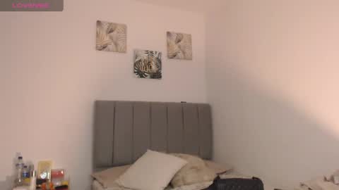 Mariana online show from April 22, 1:57 am