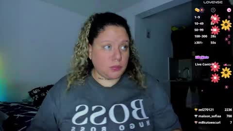 Snapshot of mariana_smittt chatting on February 17, 8:52 am Independent Model online show from February 17, 8:52 am