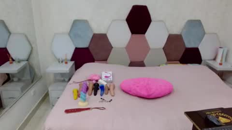 mariana online show from March 23, 2:33 pm