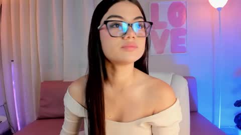 Mariana online show from April 20, 12:30 pm