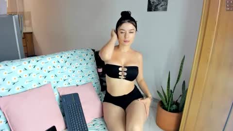 Mariana online show from February 2, 1:30 pm