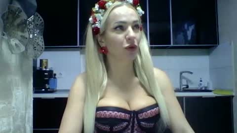 Snapshot of marianna1977 chatting on February 5, 11:06 pm marianna1977 online show from February 5, 11:06 pm