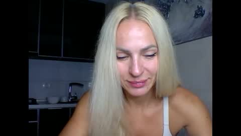 Snapshot of marianna1977 chatting on October 8, 7:53 pm marianna1977 online show from October 8, 7:53 pm