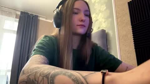 Aria online show from November 29, 9:28 am