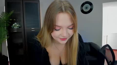 Snapshot of mariarobinsone chatting on October 4, 11:41 am mariarobinsone online show from October 4, 11:41 am