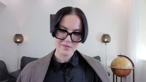 Marie Fitch online show from June 5, 3:35 am
