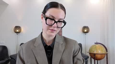 Marie Fitch online show from May 2, 3:56 am