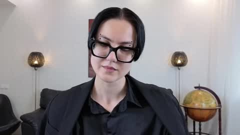 Marie Fitch online show from May 22, 4:30 am