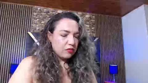 marie_hss online show from December 3, 5:13 pm