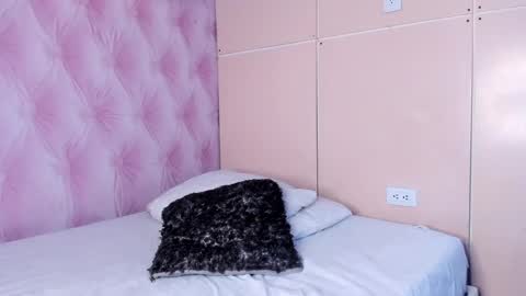 Snapshot of mariemyller chatting on December 3, 9:06 pm Marie online show from December 3, 9:06 pm