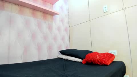 Snapshot of mariemyller chatting on September 29, 12:37 pm Marie online show from September 29, 12:37 pm