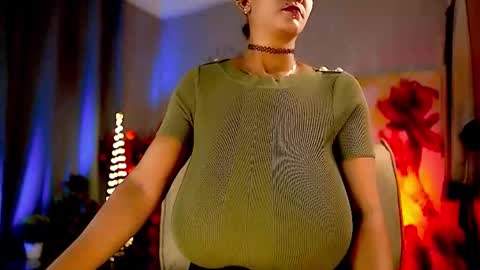 Nikita - Scroll down and read my bio please. New Pictures in Bio online show from December 20, 7:48 am