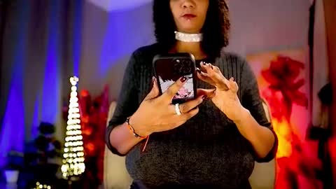 Snapshot of mariicha chatting on October 31, 7:09 am Nikita - Scroll down and read my bio please. New Pictures in Bio online show from October 31, 7:09 am