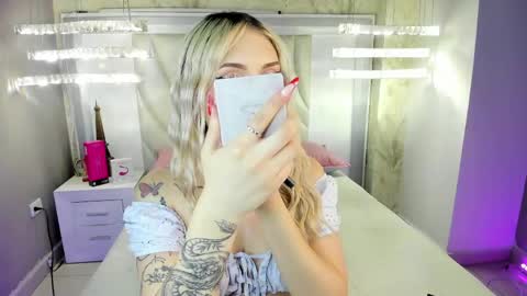 Mariluu  online show from June 1, 1:12 pm