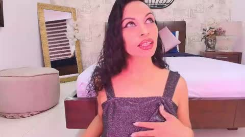 MARIYLN BLAKE  online show from November 14, 1:24 pm